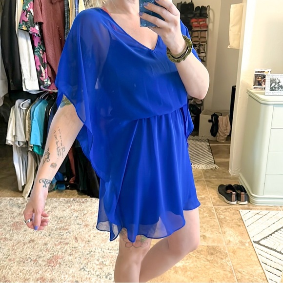 EXPRESS | Blue Short Sleeve Mini Overlay Dress - Picture 3 of 10
